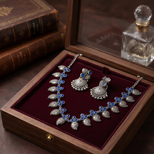DIVYORO ORNATE LEAF-PATTERN BLUE STONE OXIDIZED SILVER NECKLACE