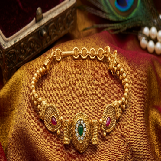 DIVYORO VINTAGE-INSPIRED GOLD BRACELET WITH CENTRAL TEARDROP STONE