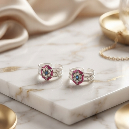DIVYORO BLOSSOM CLUSTER TOE RING