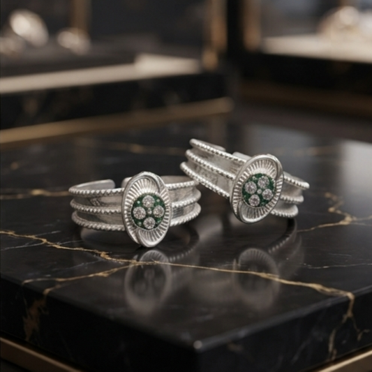DIVYORO CLASSIC OVAL FLORAL TOE RING