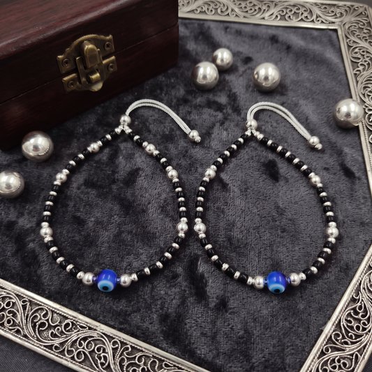DIVYORO NAZARIYA BLUE EYE SILVER ANKLET