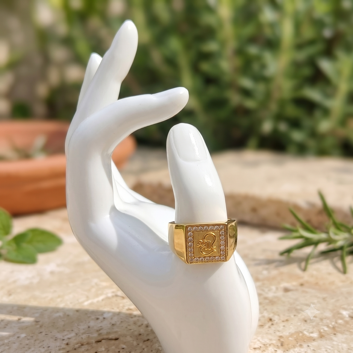 DIVYORO SHREE DEVOTIONAL DIAMOND-BORDER SIGNET