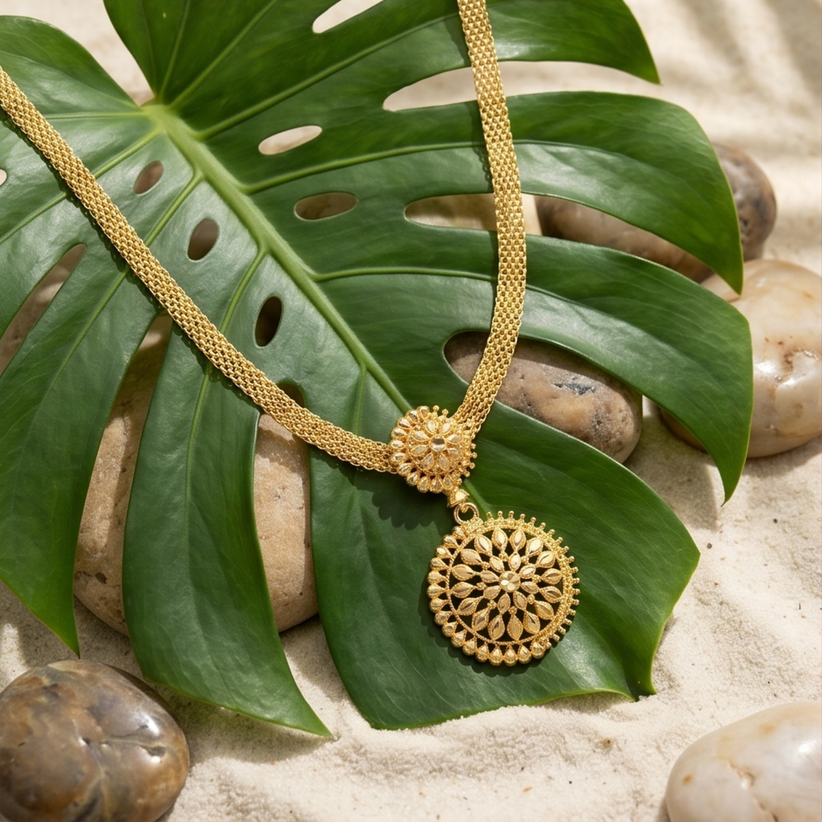 DIVYORO MANDALA PENDANT NECKLACE