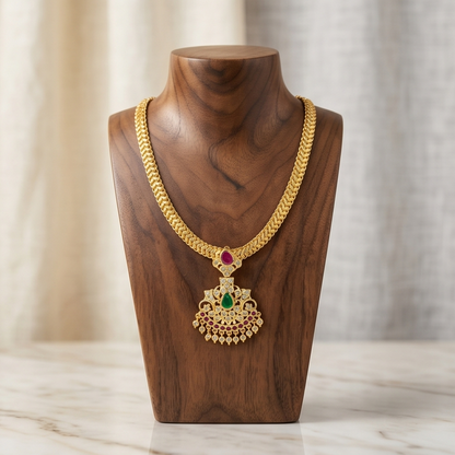 DIVYORO TRADITIONAL PENDANT NECKLACE