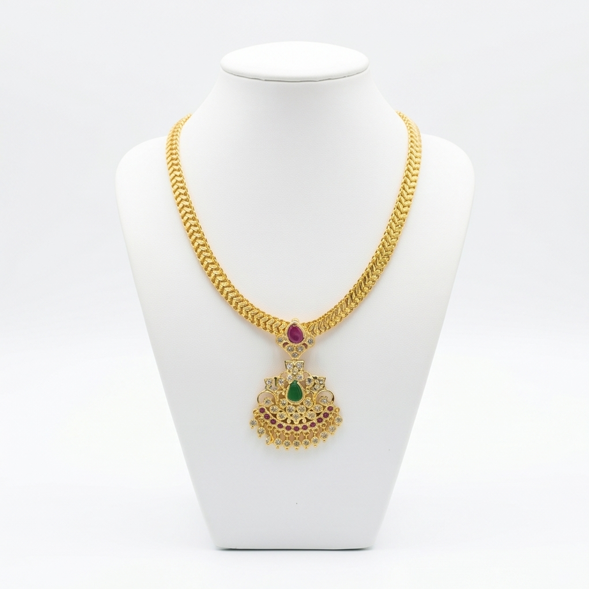 DIVYORO TRADITIONAL PENDANT NECKLACE