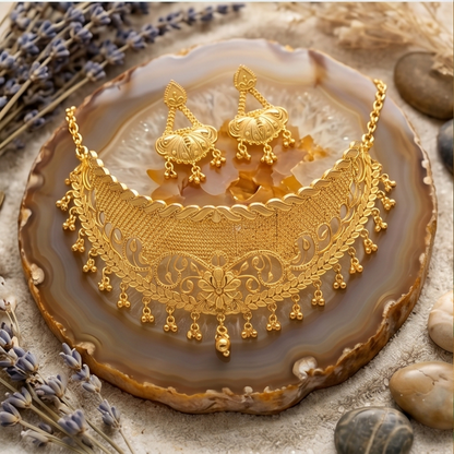 DIVYORO GOLD FLORAL CHOKER