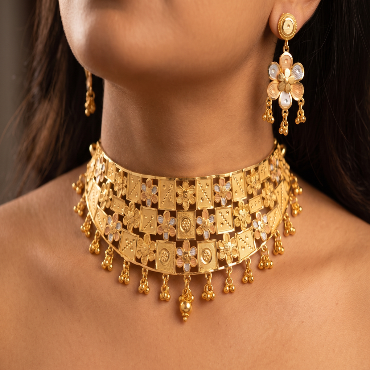 DIVYORO GOLD GRID CHOKER