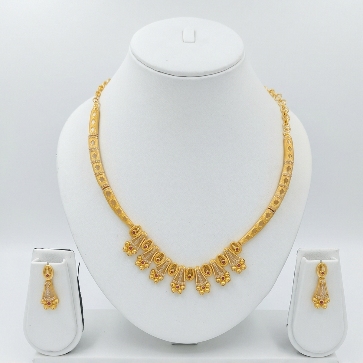 DIVYORO ELEGANT TEARDROP GOLD SET