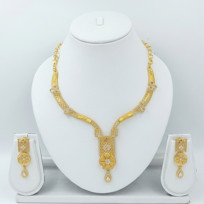 DIVYORO CIRCULAR PENDANT GOLD SET
