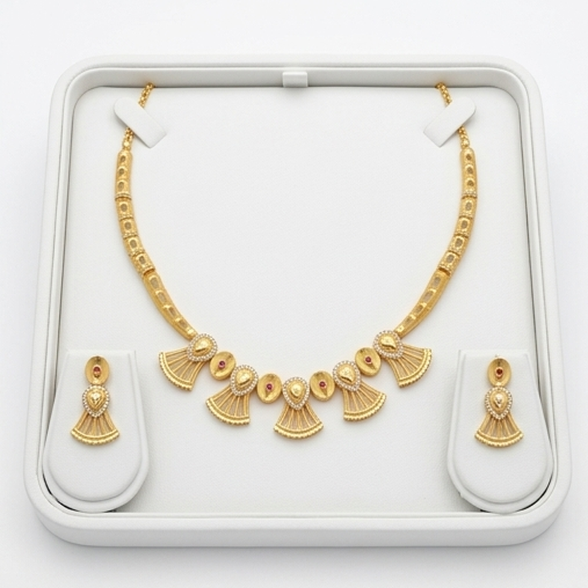 DIVYORO GEOMETRIC TRIANGLE GOLD SET
