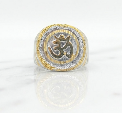 DIVYORO TWO-TONE OM SIGNET RING WITH TEXTURED BORDER