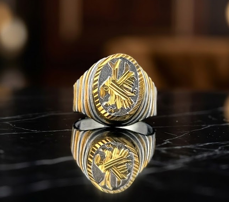 DIVYORO TWO-TONE FLYING EAGLE CREST SIGNET