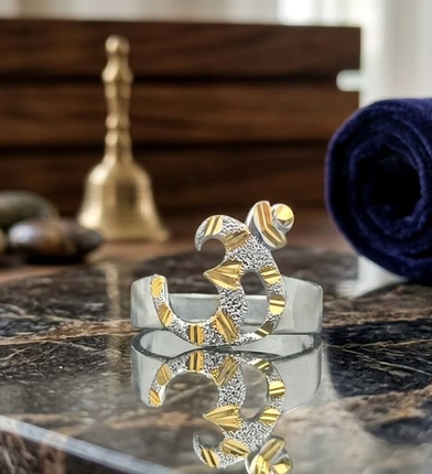 DIVYORO TWO-TONE SCULPTED OPEN OM RING