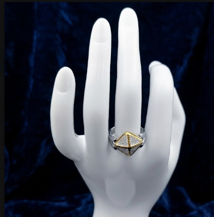 DIVYORO TWO-TONE PYRAMID / DIAMOND-FACET RING