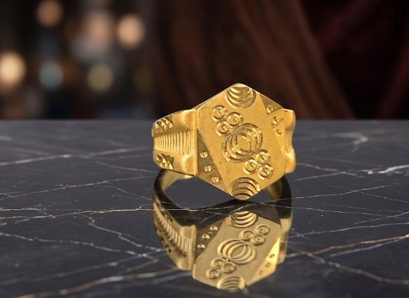 DIVYORO HALO-RIMMED OPENWORK OM RING