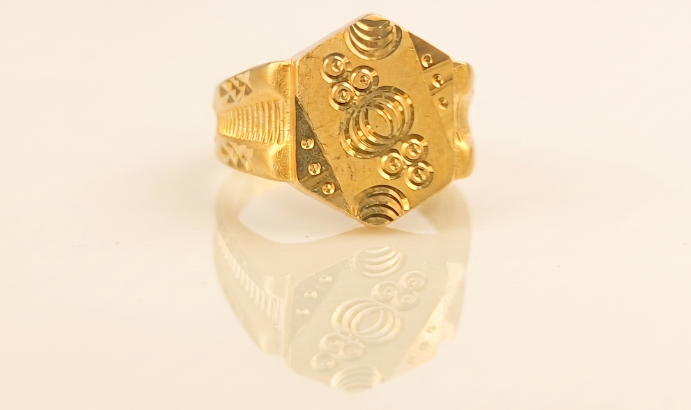 DIVYORO HALO-RIMMED OPENWORK OM RING
