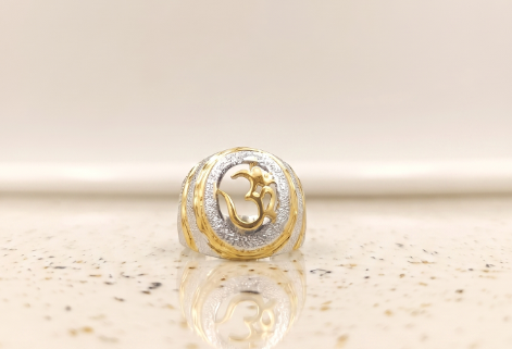 DIVYORO TEXTURED ZEBRA/STALLION PROFILE RING