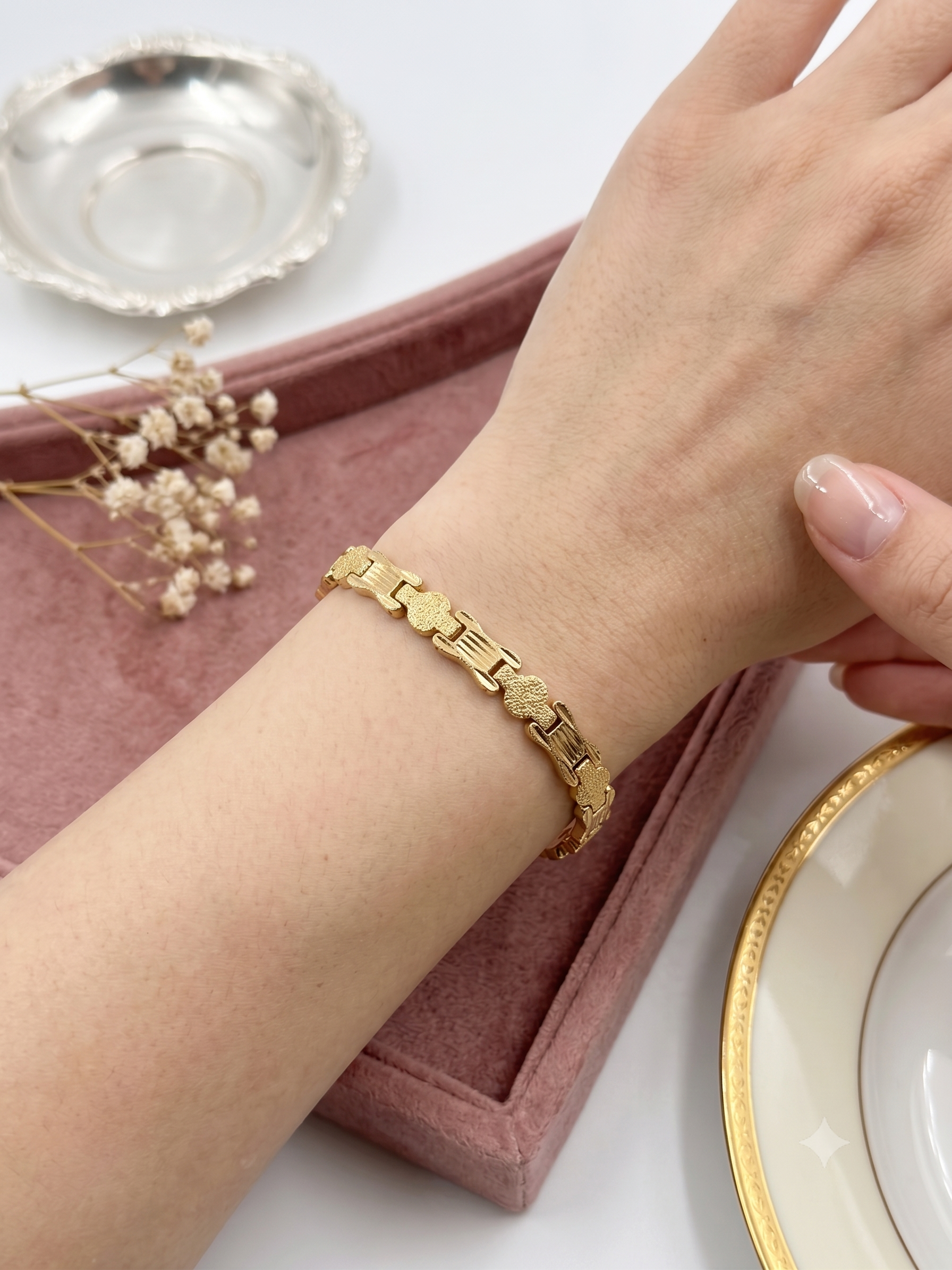 DIVYORO AMARA FEMALE BRACELET