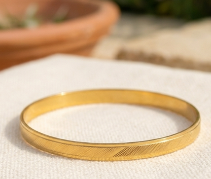 DIVYORO CLASSIC MINIMALIST PLAIN GOLD KADA
