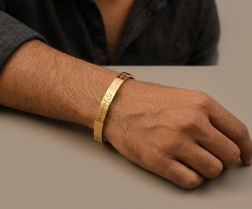 DIVYORO SACRED OM PARALLEL LINE HINGED KADA