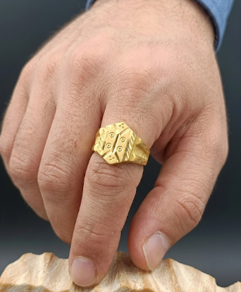 DIVYORO GOLD HEXAGONAL CHEVRON & DOT ENGRAVED RINGS
