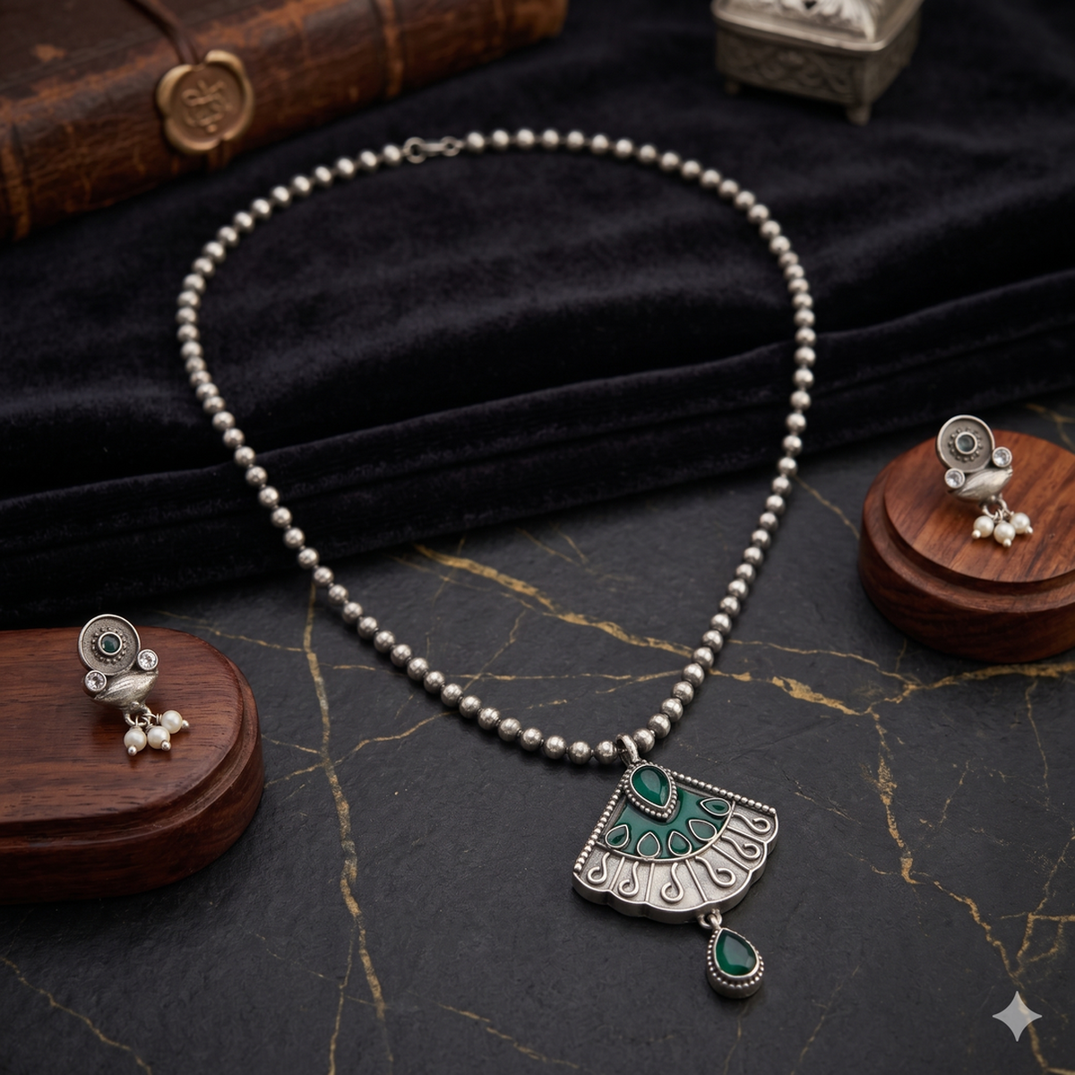 DIVYORO FAN-SHAPED BLUE STONE OXIDIZED SILVER NECKLACE SET