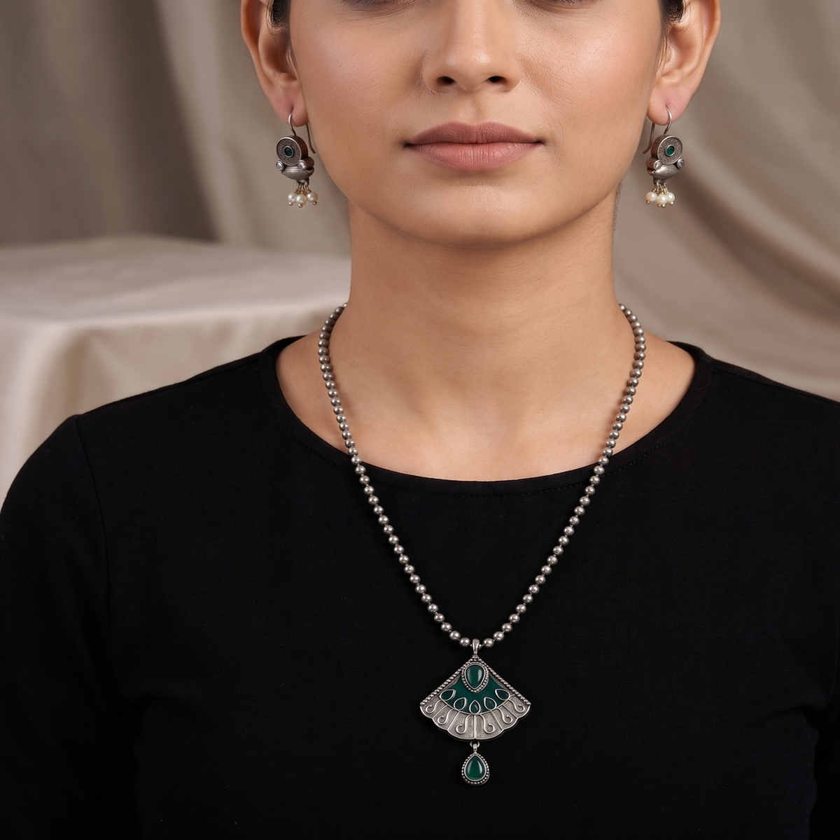 DIVYORO FAN-SHAPED BLUE STONE OXIDIZED SILVER NECKLACE SET