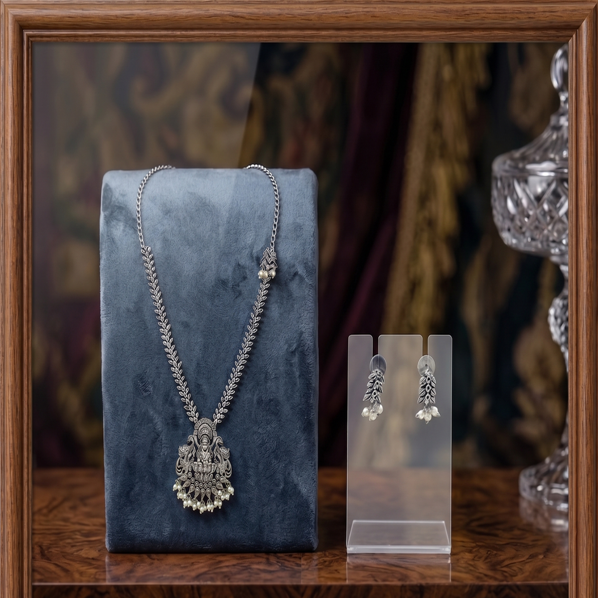 DIVYORO TRADITIONAL GODDESS EMBLEM LONG NECKLACE SET