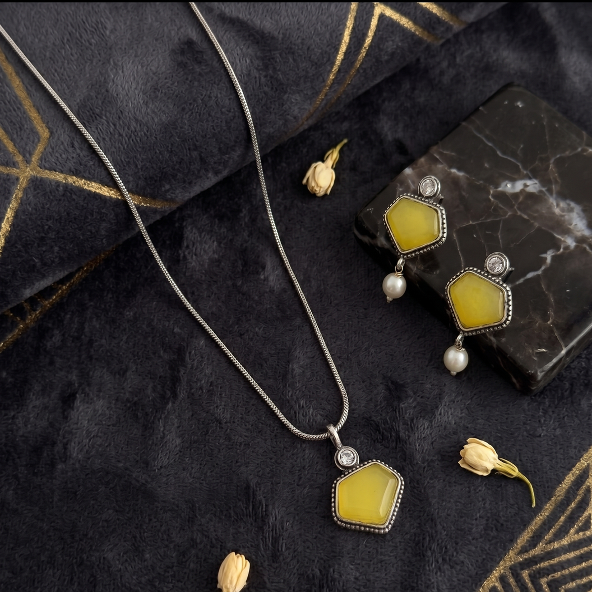 DIVYORO GEOMETRIC YELLOW STONE MINIMALIST PENDANT NECKLACE SET