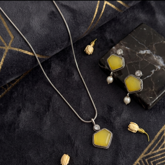 DIVYORO GEOMETRIC YELLOW STONE MINIMALIST PENDANT NECKLACE SET