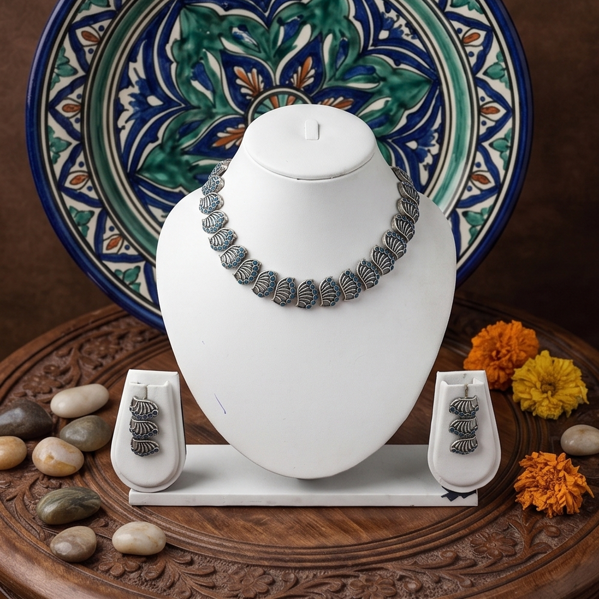 DIVYORO OXIDIZED SILVER SHELL-MOTIF BLUE STONE NECKLACE SET