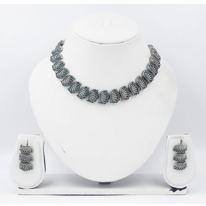DIVYORO OXIDIZED SILVER SHELL-MOTIF BLUE STONE NECKLACE SET
