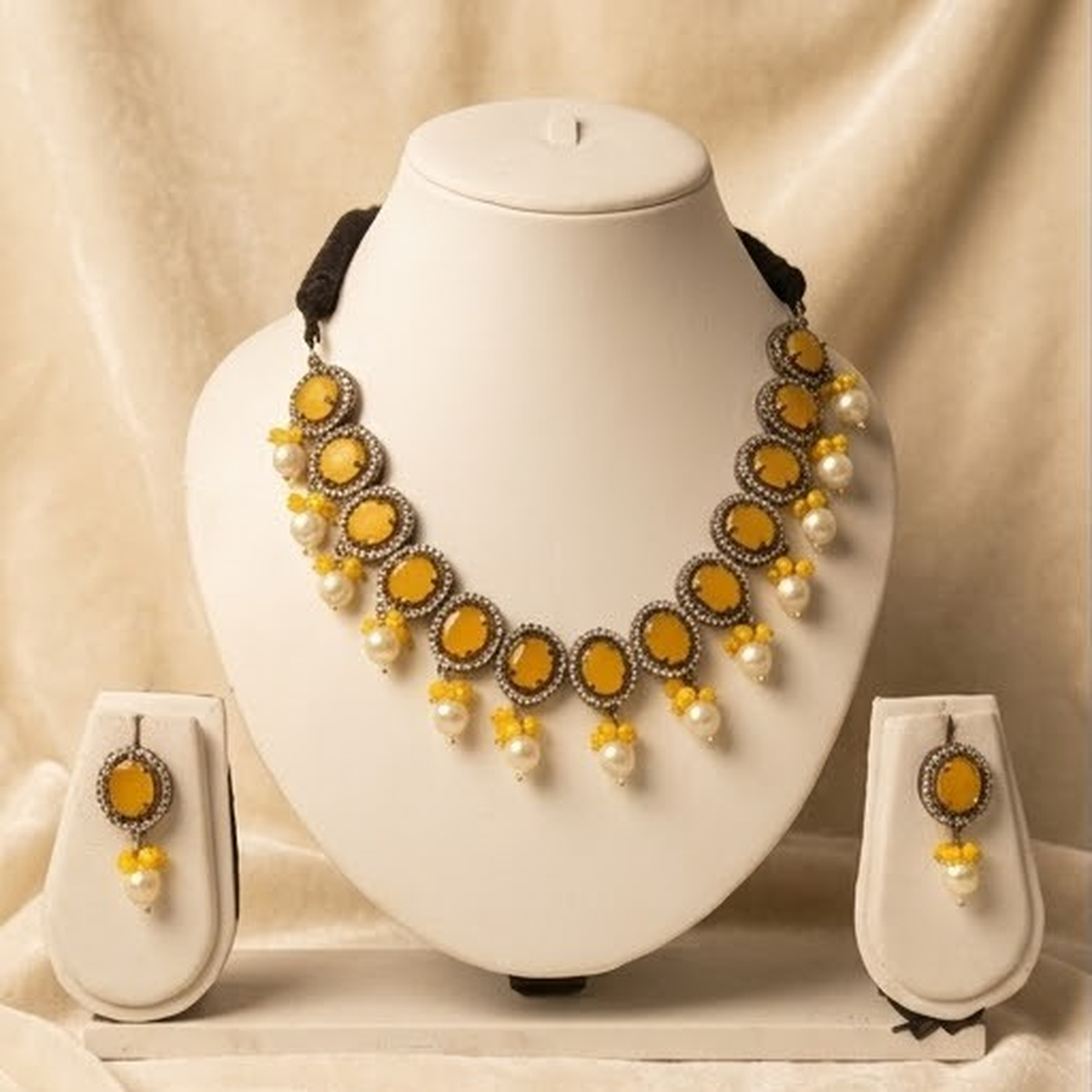 DIVYORO YELLOW STONE OVAL-LINK ETHNIC NECKLACE SET