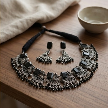 DIVYORO GEOMETRIC BLACK STONE LAYERED CHOKER SET