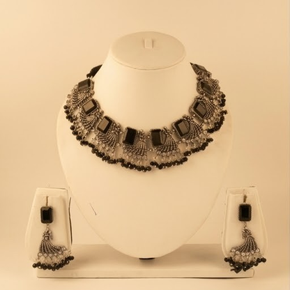 DIVYORO GEOMETRIC BLACK STONE LAYERED CHOKER SET