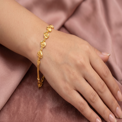 DIVYORO GOLD HEART LINK BRACELET