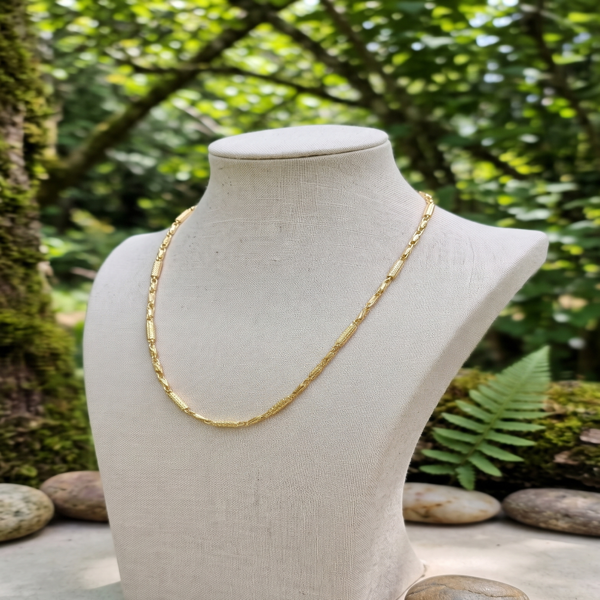 DIVYORO TEXTURED BAR GOLD CHAIN