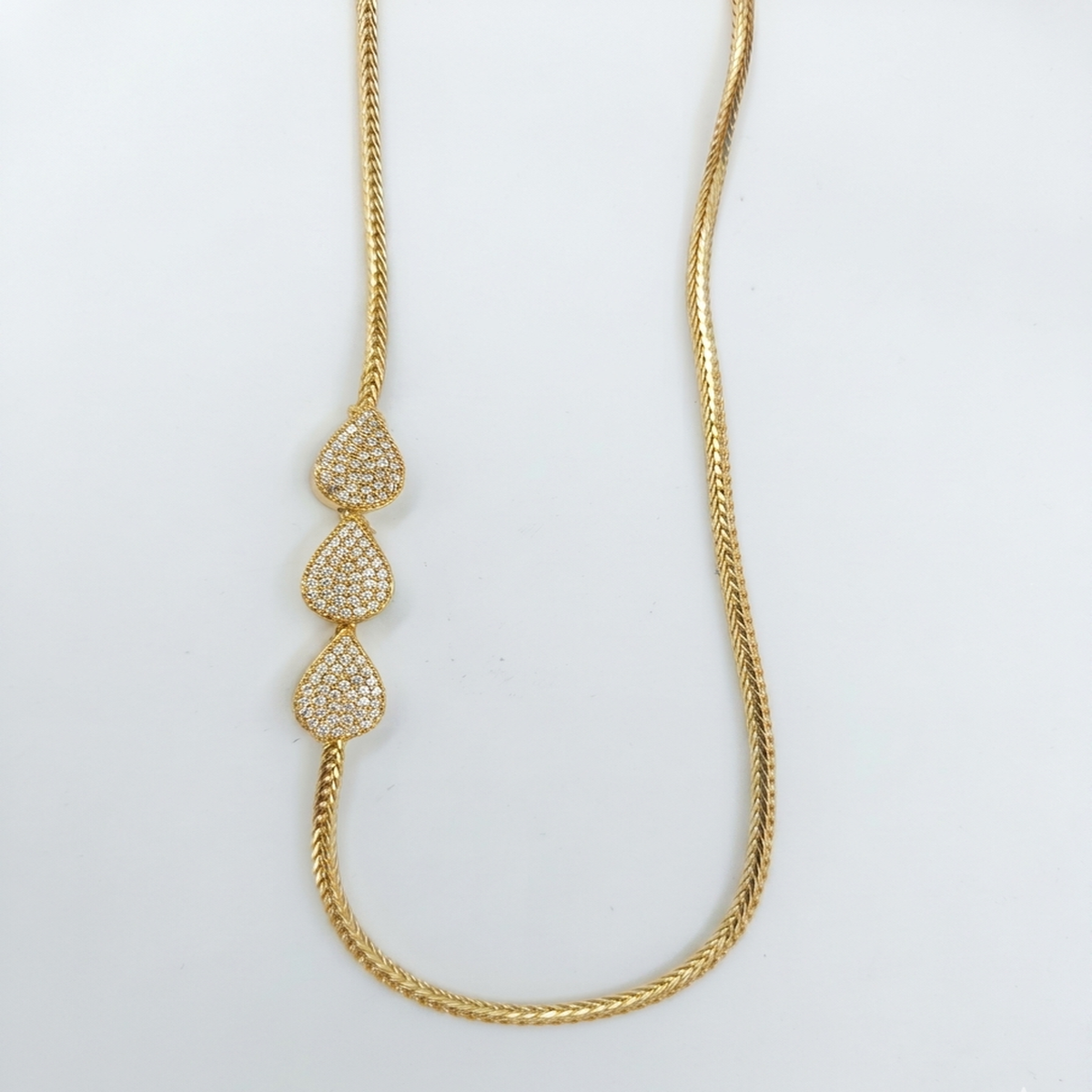 DIVYORO TRIO CRYSTAL DROP CHAIN