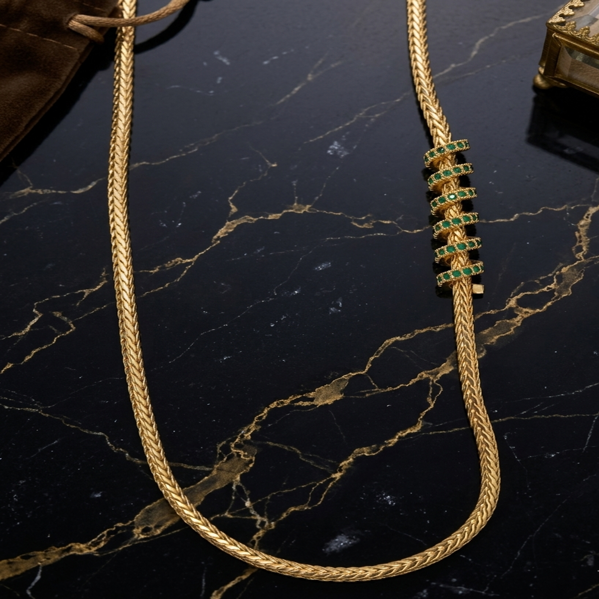 DIVYORO GREEN STONE SPIRAL CHAIN