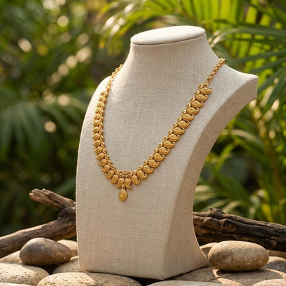 DIVYORO TRADITIONAL GOLD PAISLEY MOTIF NECKLACE