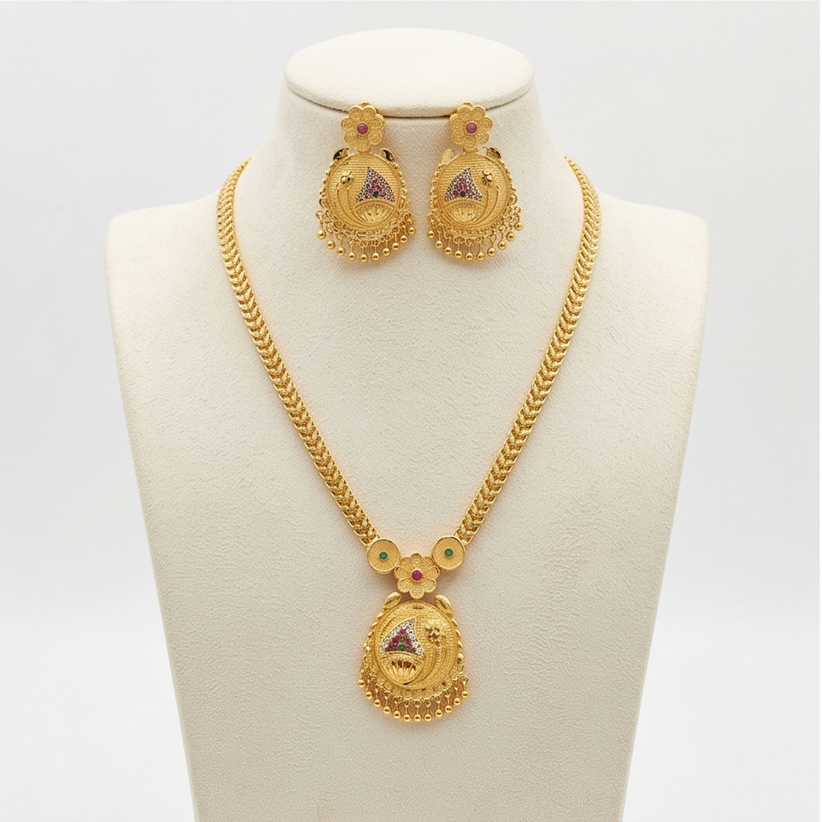 DIVYORO ORNATE STONE-EMBELLISHED PENDANT SET