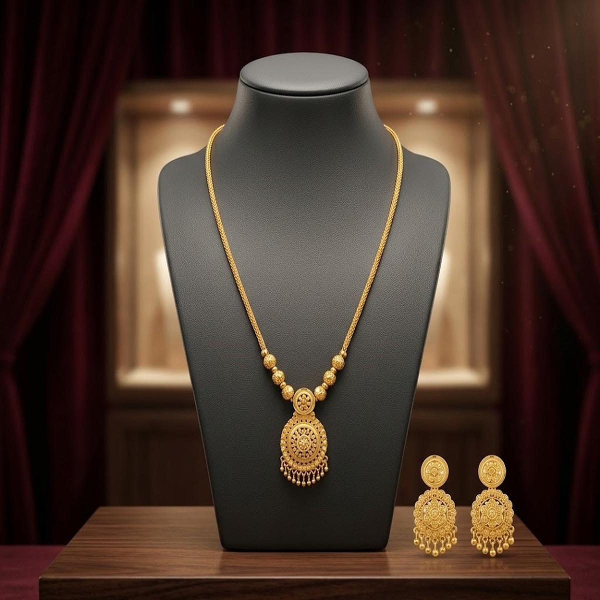DIVYORO FILIGREE MEDALLION PENDANT SET