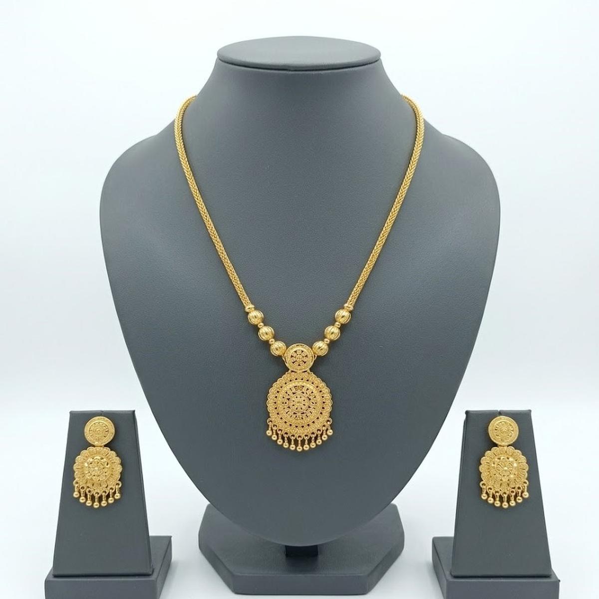 DIVYORO FILIGREE MEDALLION PENDANT SET