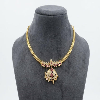 DIVYORO CHEVRON RUBY DROP CHOKER