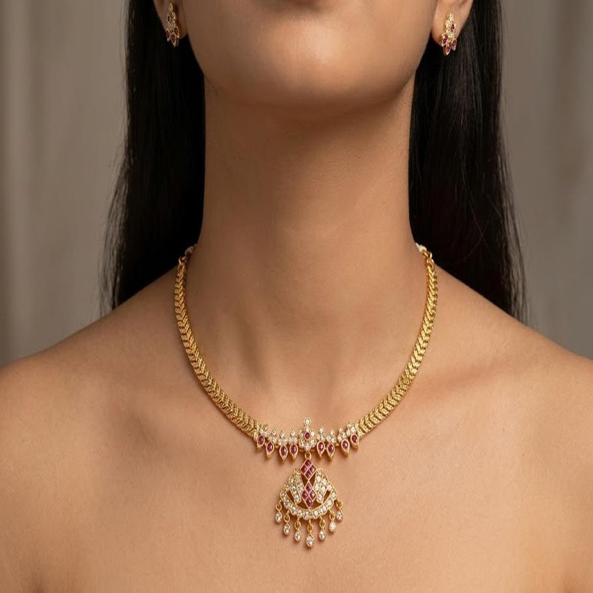 DIVYORO CHEVRON RUBY DROP CHOKER