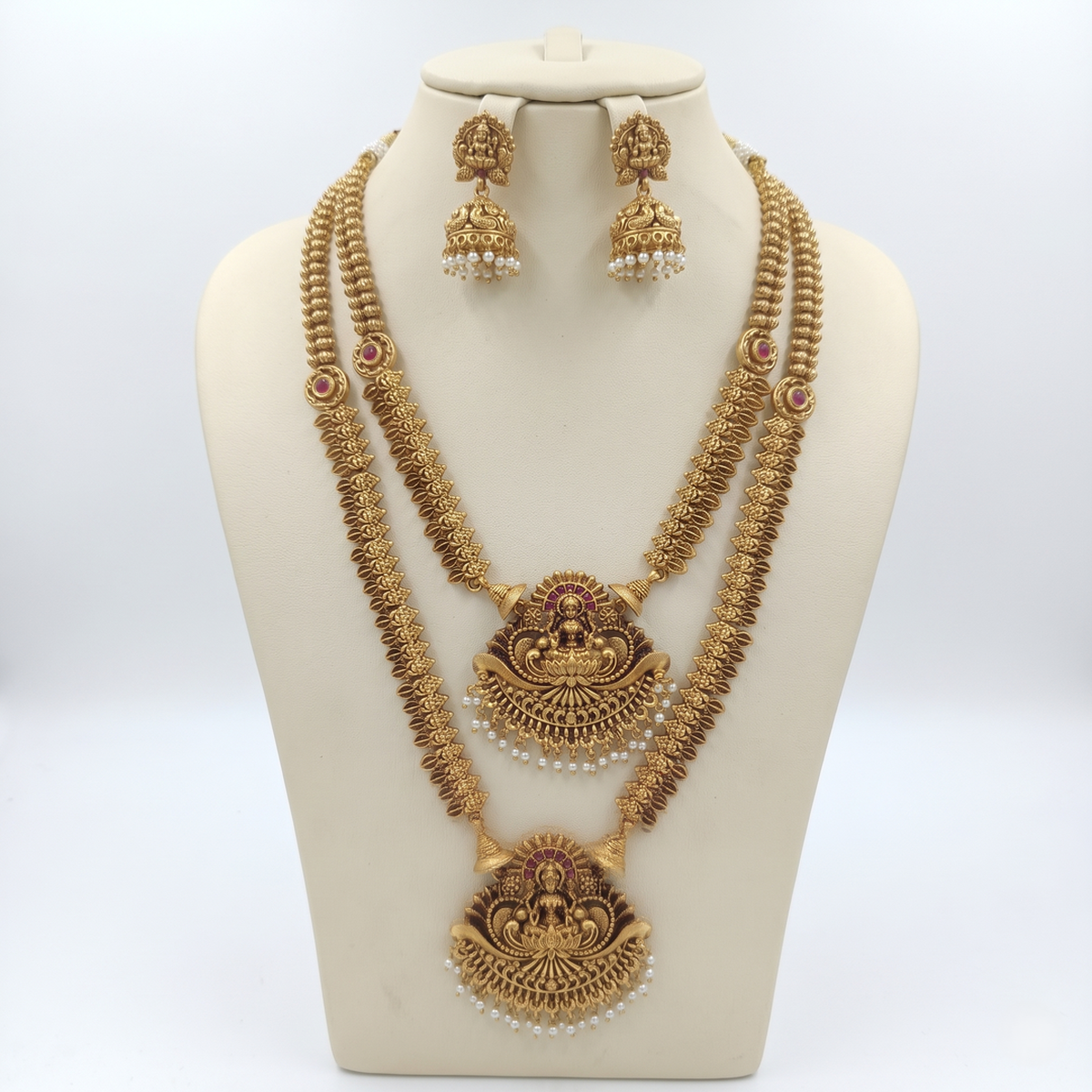 DIVYORO TEMPLE LAKSHMI NECKLACE SET