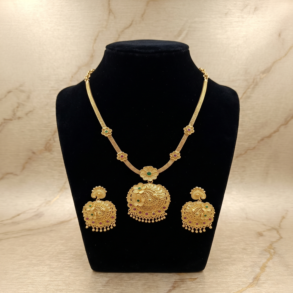 DIVYORO GOLD FILIGREE NECKLACE SET