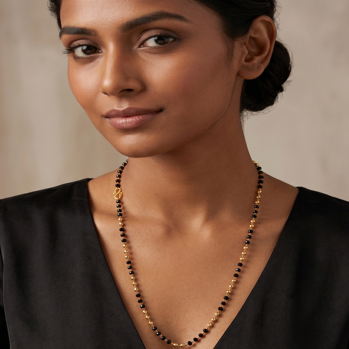 DIVYORO MINIMALIST BLACK BEAD CHAIN