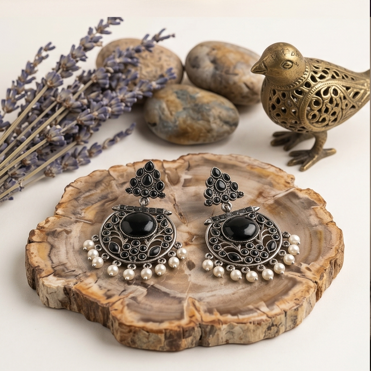 DIVYORO ONYX TRIANGULAR PEARL CHANDBALIS