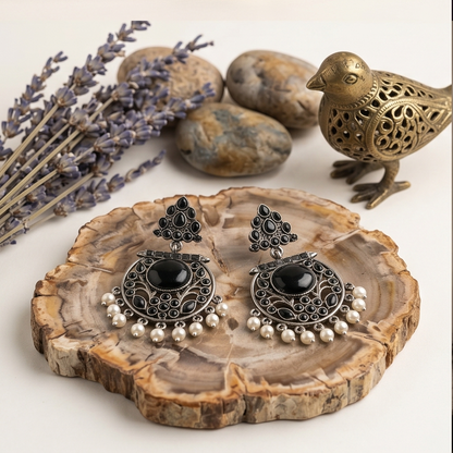 DIVYORO ONYX TRIANGULAR PEARL CHANDBALIS